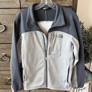 North face jacket size small